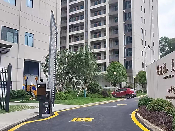 匯?！}興住宅